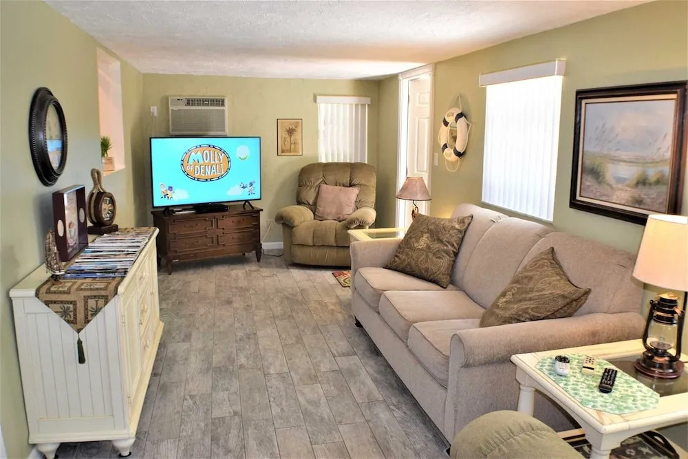 Just Another Day In Paradise 2 Bedroom Home