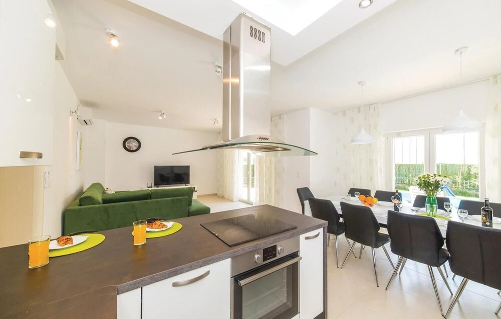 Awesome Home in Kastel Stafilic With Sauna, Wifi and 5 Bedrooms