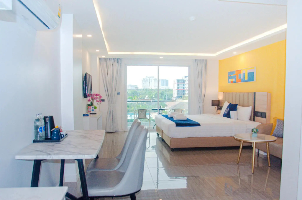 HT9 Hotel