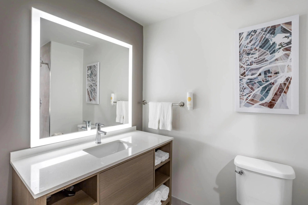Four Points by Sheraton Newark Airport
