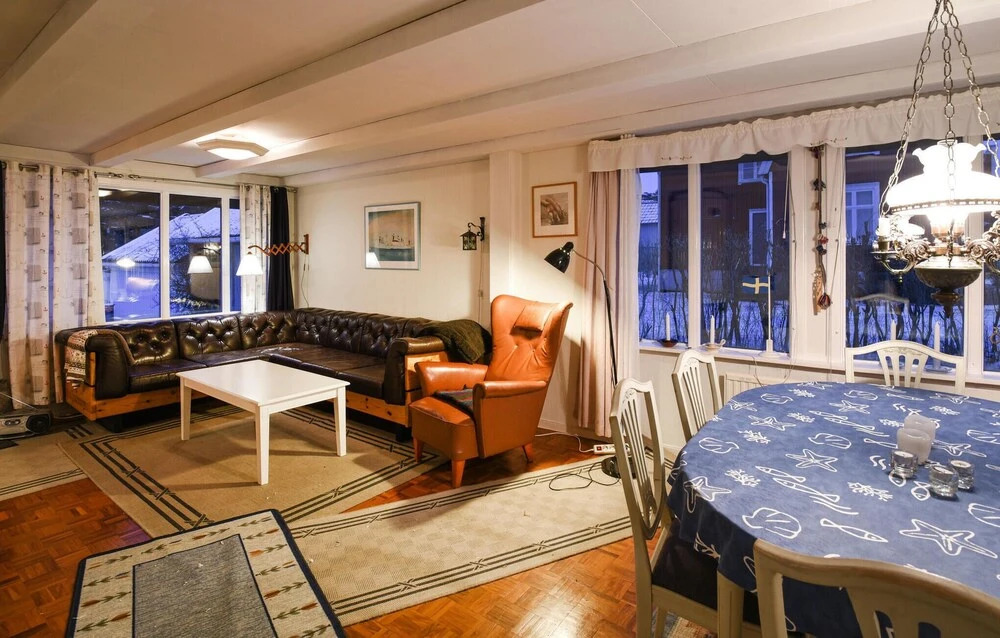 Awesome Home in Grebbestad With 4 Bedrooms and Wifi