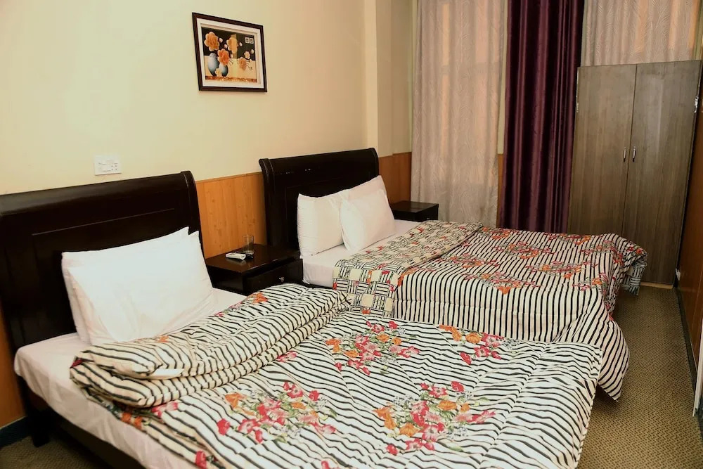Swiss Cottage Hotel