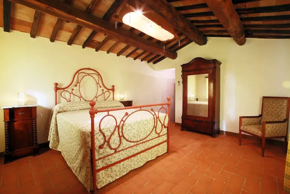 Tenuta Angelici Winery Agriturismo Henni with pool sauna and jacuzzi Cortona