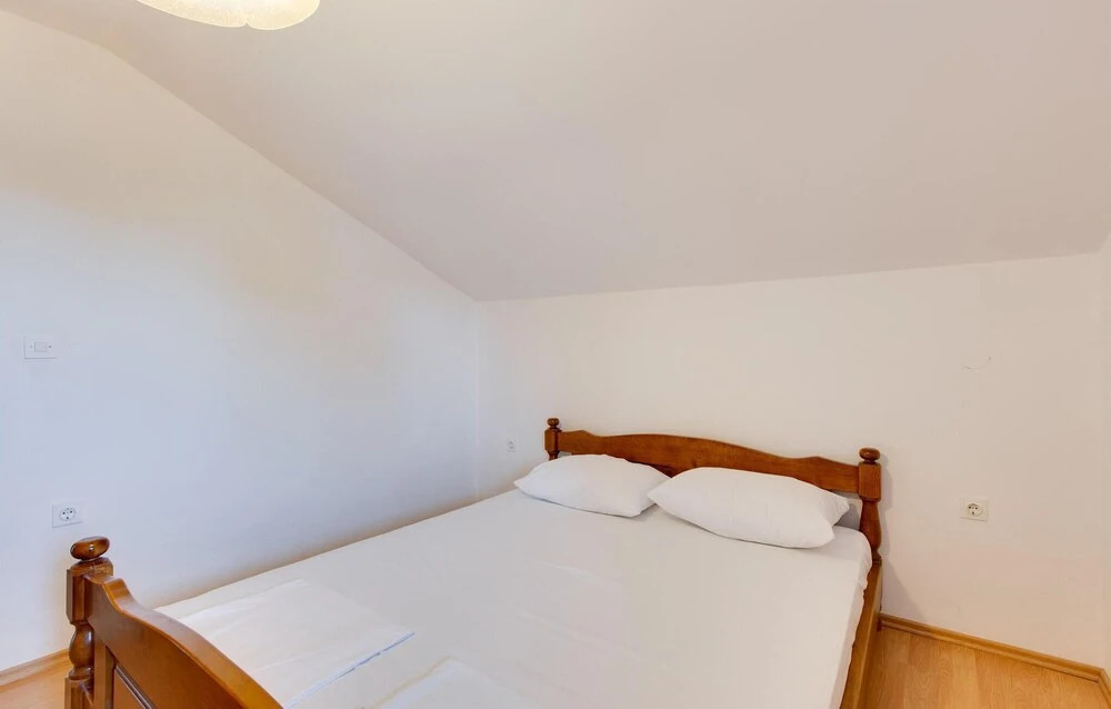 Nice Apartment in Marsici With Wifi and 1 Bedrooms