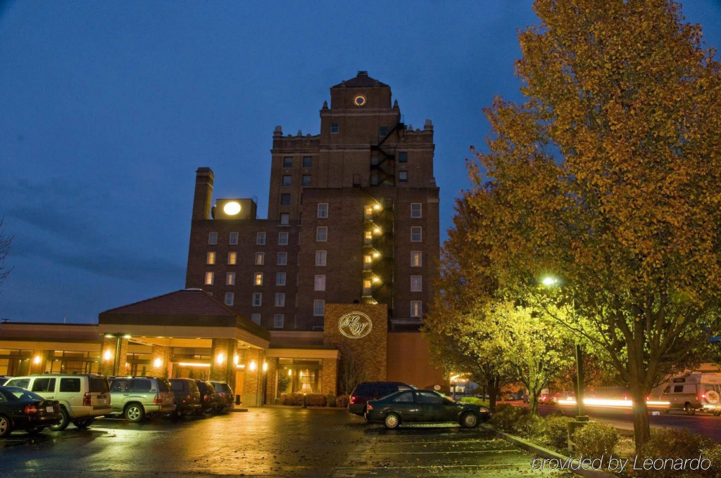 Marcus Whitman Hotel