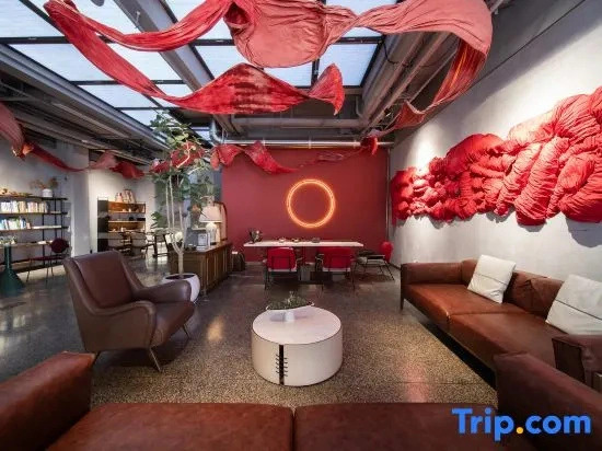 Lishui Chuzhou Fucheng Qijing Cloud Art Hotel