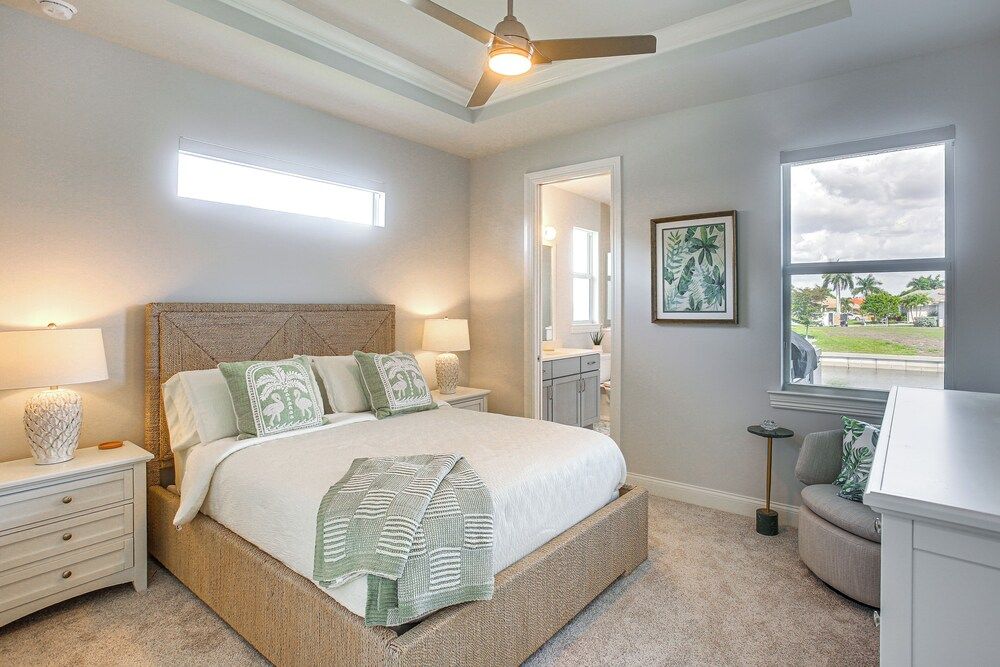 Luxe Canal-front Getaway w/ Pool in Punta Gorda!