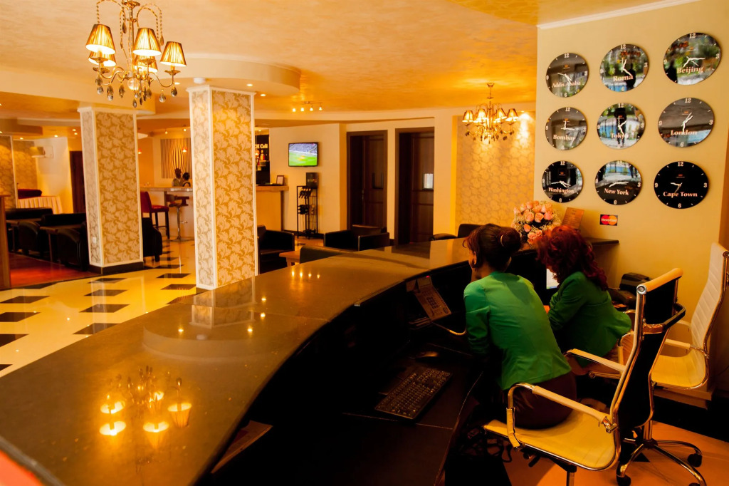 Monarch Parkview Hotel