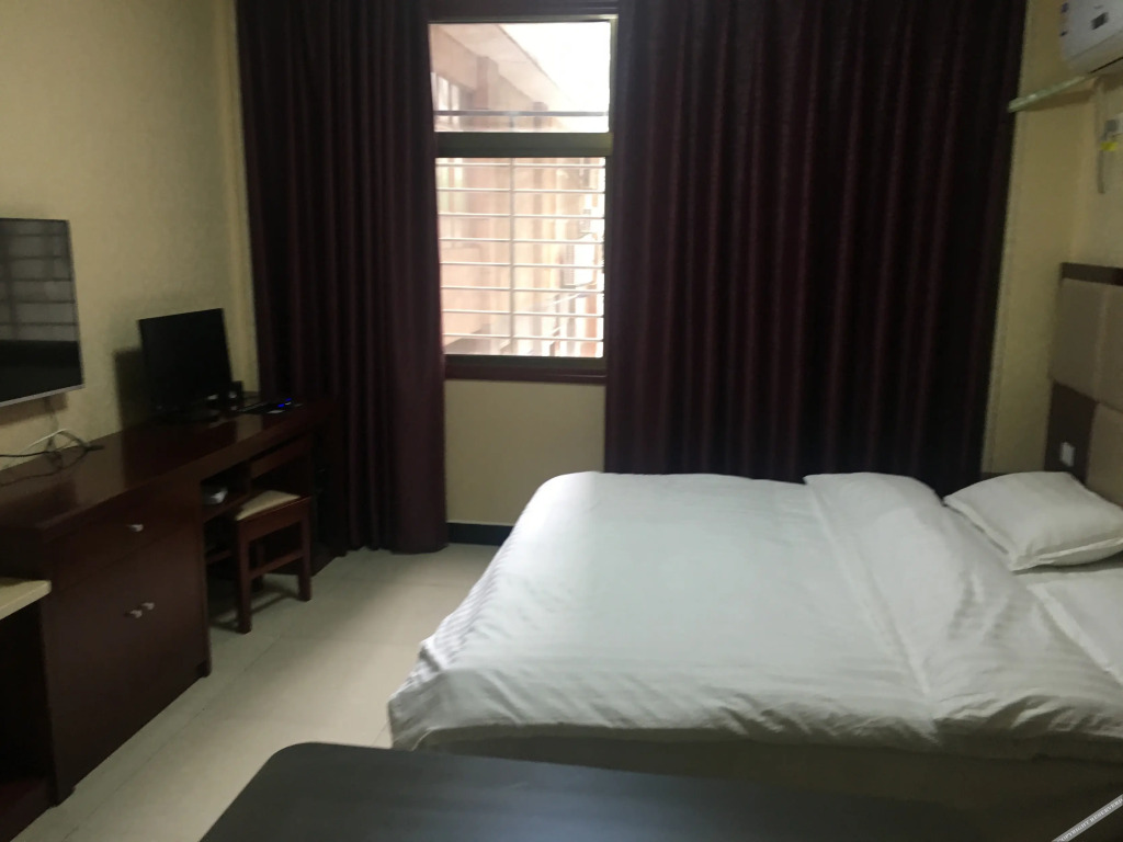 Jiangzhiyi Hotel (Daqiao Road Shop)