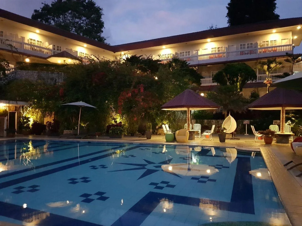 Parapat View Hotel
