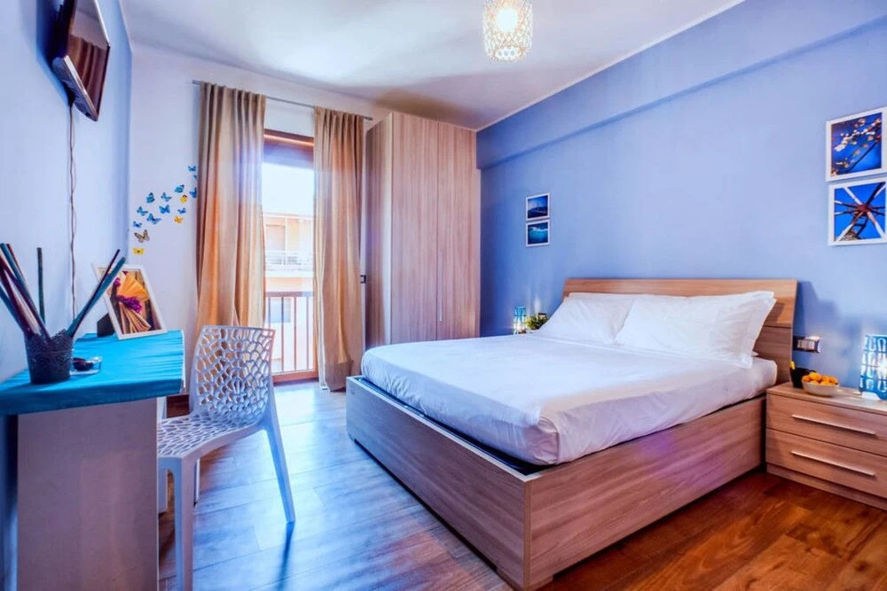 Bright and Colorful Flat in San Lorenzo