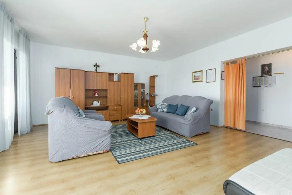 Apartment Paola for Max 7 Pax with 3 Bedrooms Large Garden And Spacious Balconies Overlooking the Sea