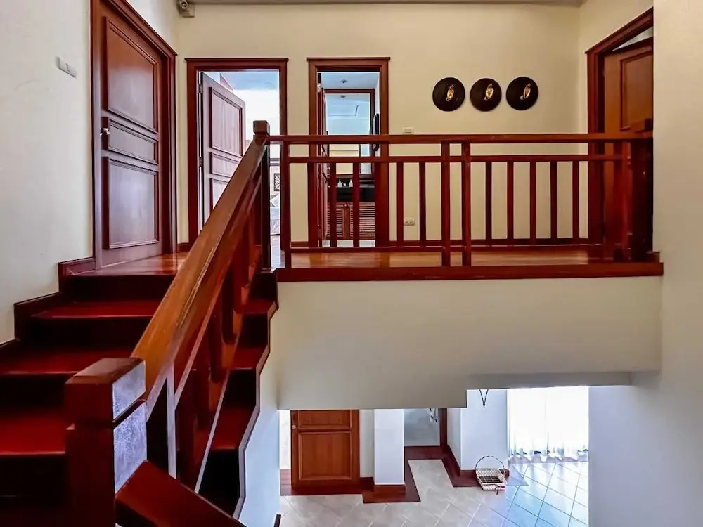3Bed Villa - Sleeps 6 - Pool Garden Balcony