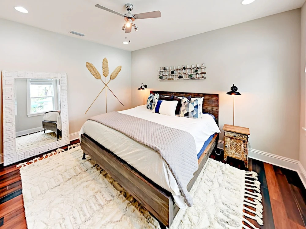 221 W Jean Home 3 Bedrooms 2 Bathrooms Home