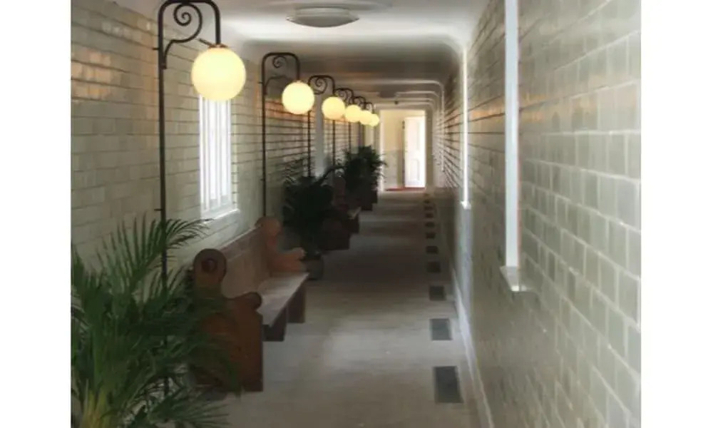 Albert Cottage Hotel