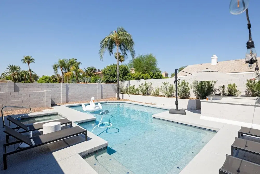 Bohemian Resort- Pool Heat Available - Golf & Games!
