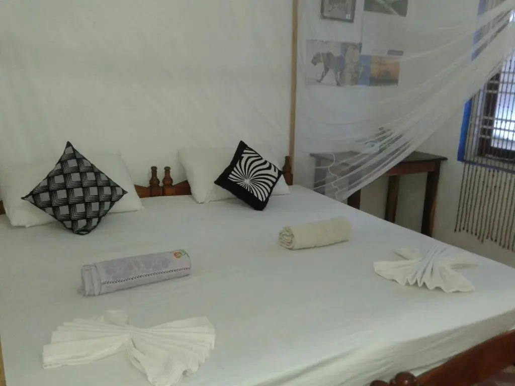 Star Rest Surf Camp Arugambay