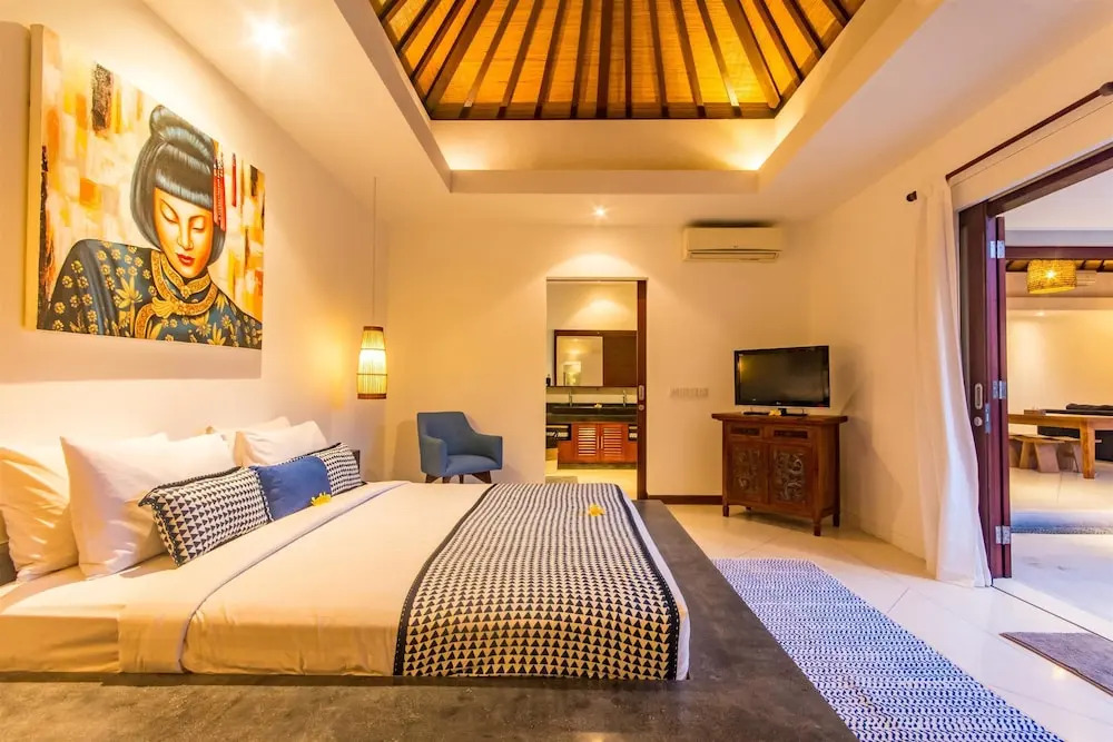Villa Bugis Kayu Aya Seminyak