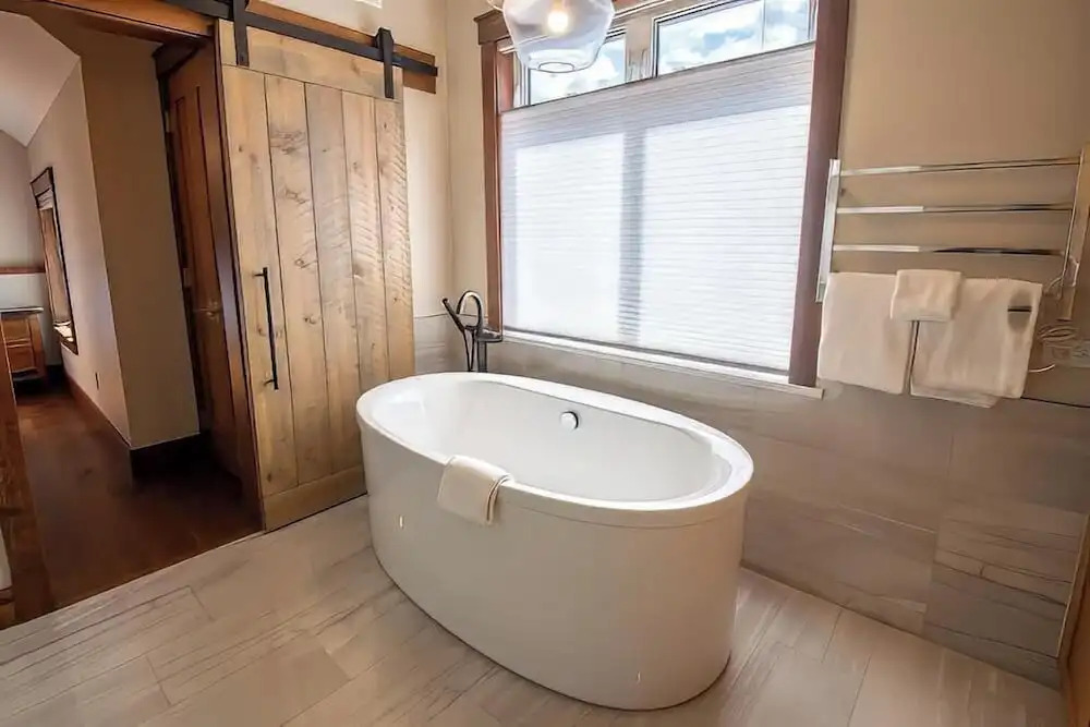 Snow Creek Cabins by Fernie Lodging Co