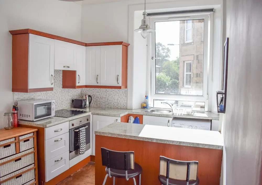 Bright 1 Bedroom Apartment in Edinburgh