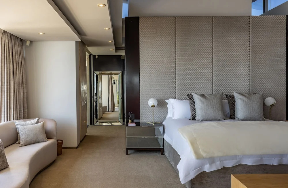 Moondance Villa & Suites