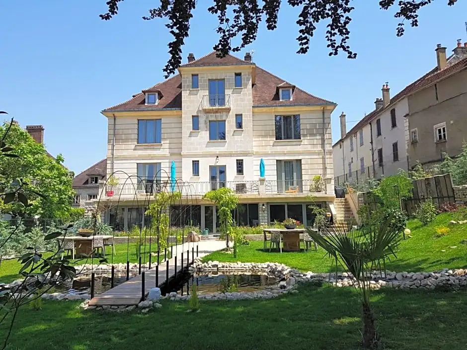 Maison Les Étoiles chambres dhôtes de charme avec jardin paisible et petit déjeuner à Tonnerre