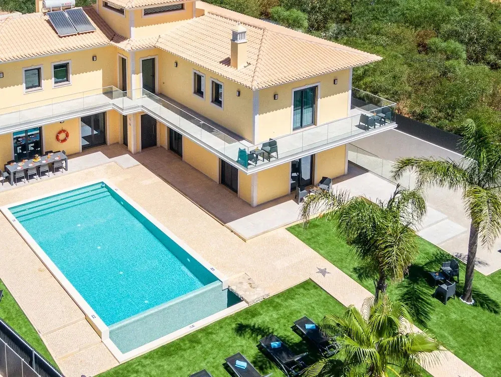 Villa Coral Bay - Moradia familiar com piscina aquecível e BBQ em Albufeira