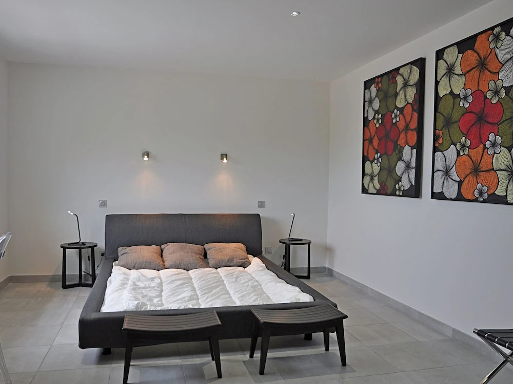 Spacious villa in St. Ambroix with private pool