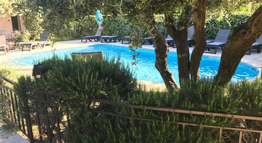 Logis Hotel Restaurant Hostellerie de la Tour
