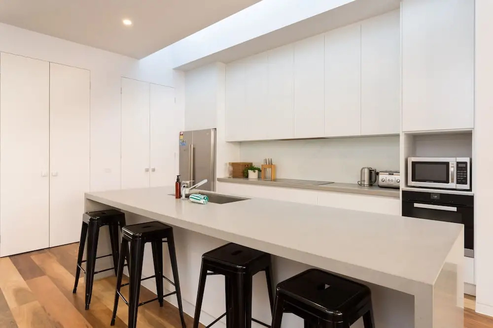 LOLA Sophisticated 3 Level Stunner with Private Rooftop