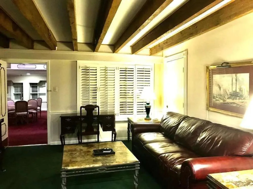 Plaza Suites Downtown New Orleans