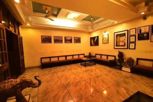 Hotel Opal