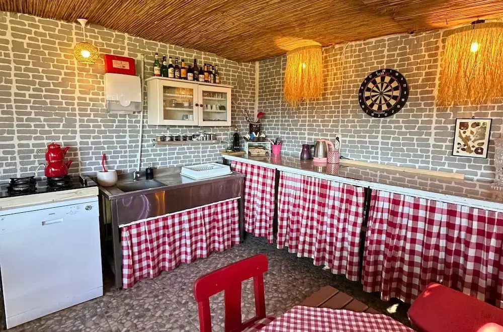 Mona Glamping Caravan Suites