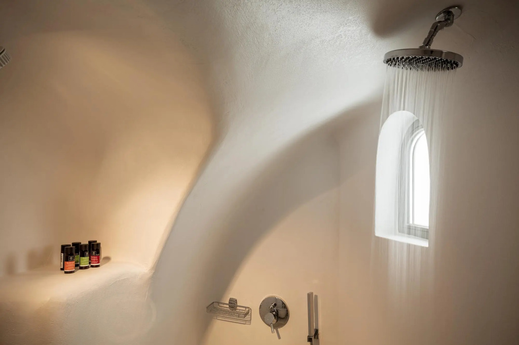 Luxury Villa in Santorini!