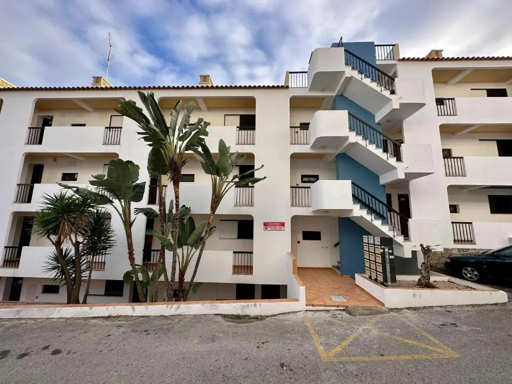 Hopstays Albufeira Casa do Zanão - 100m beach apartment
