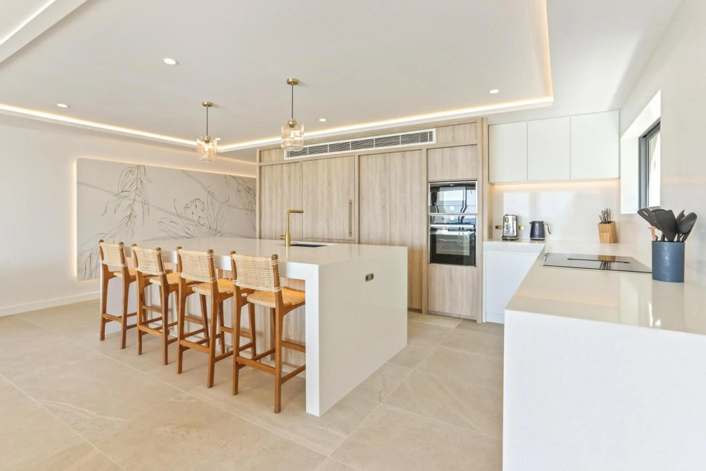La Mer Apartment #10