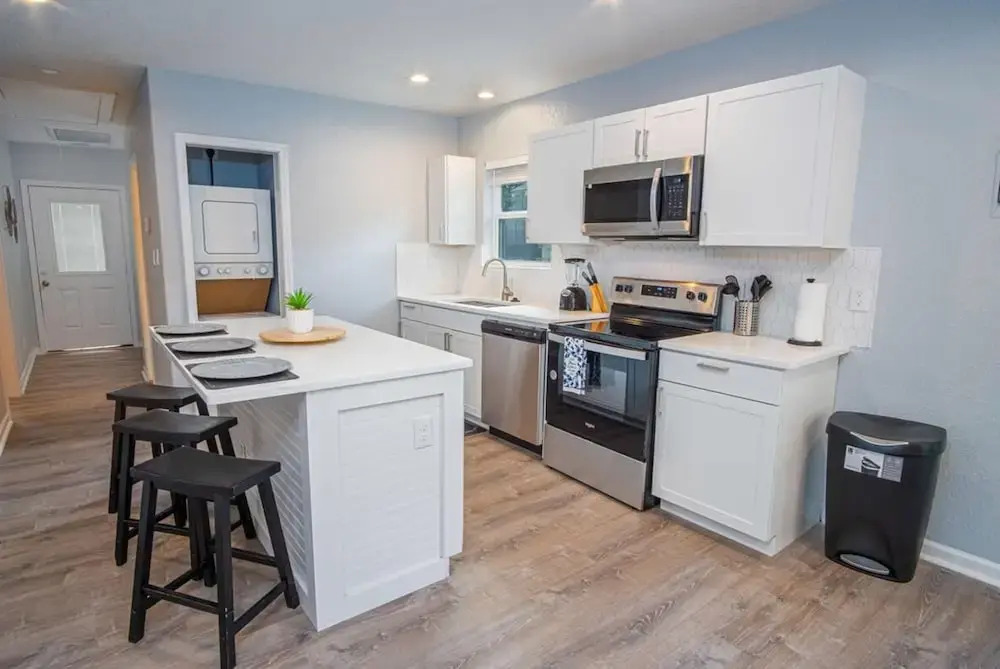 Charming 3br/1ba Close to Vibrant Downtown