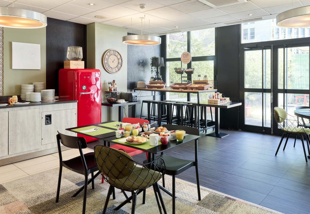 B&B HOTEL Saint-Quentin-en-Yvelines Centre Gare 4 étoiles