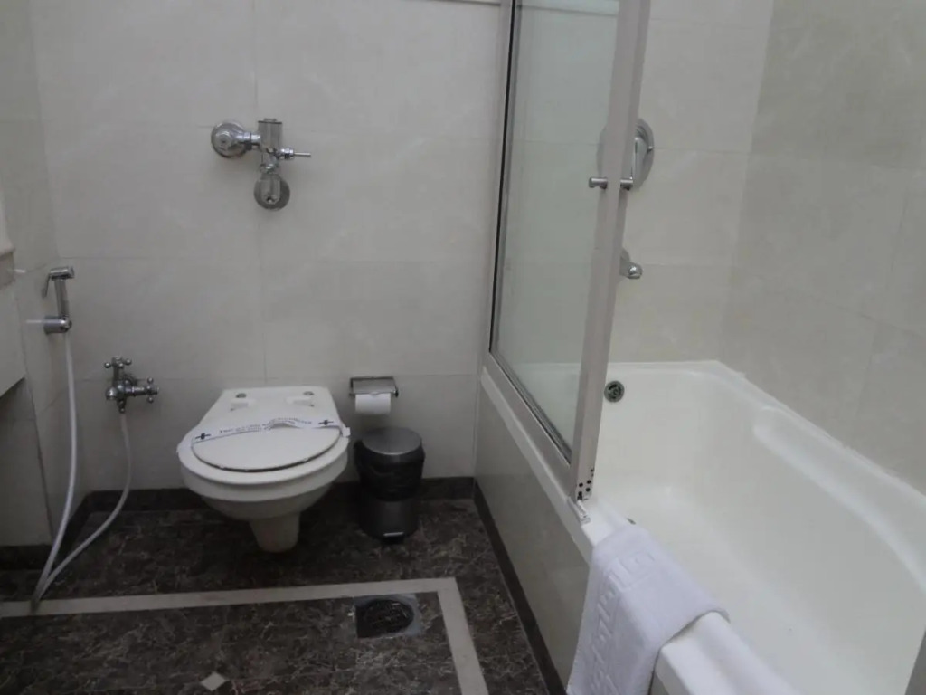 Hotel Suncity Apollo - Gateway Of India