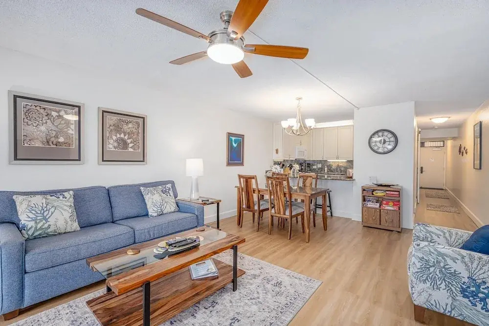 Kamaole Sands 6-303 - Courtyard and Ocean Views From Renovated 3rd Floor Condo