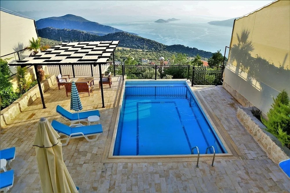 Villa Zumrut 1 by Akdenizvillam