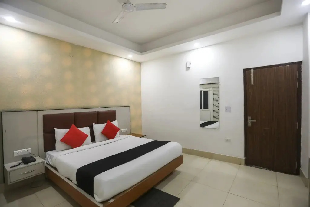 Hotel O Noida Villa