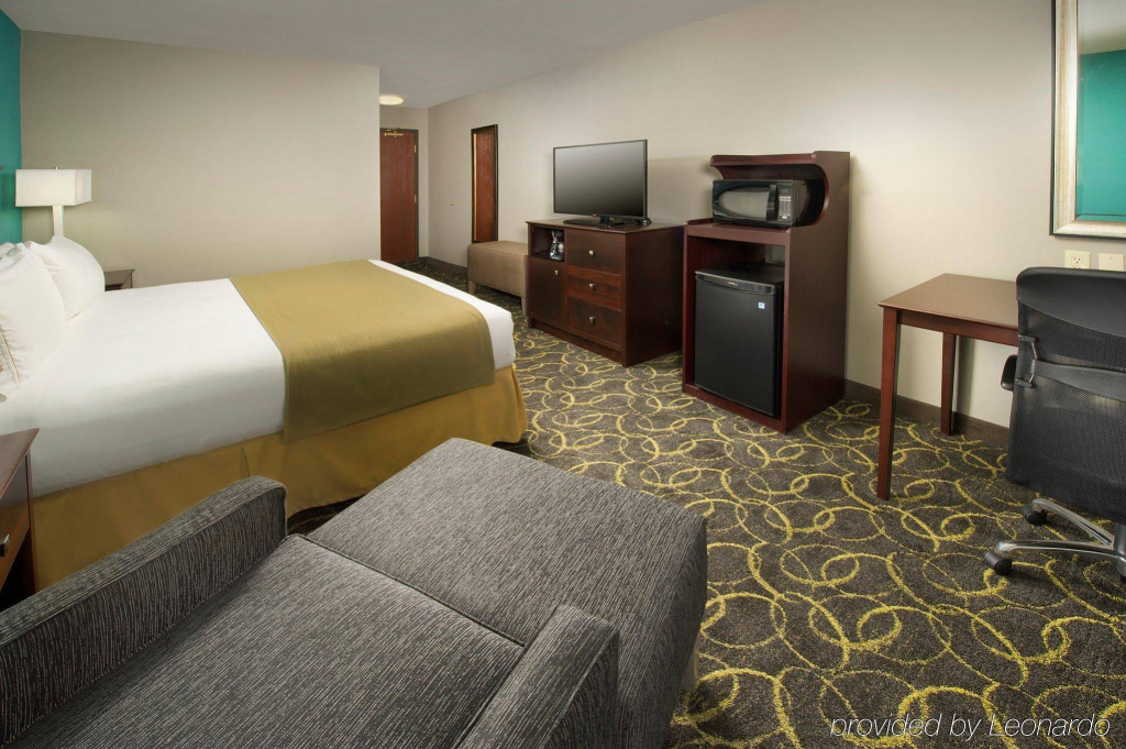 Holiday Inn Express Hotel and Suites DFW-Grapevine by IHG