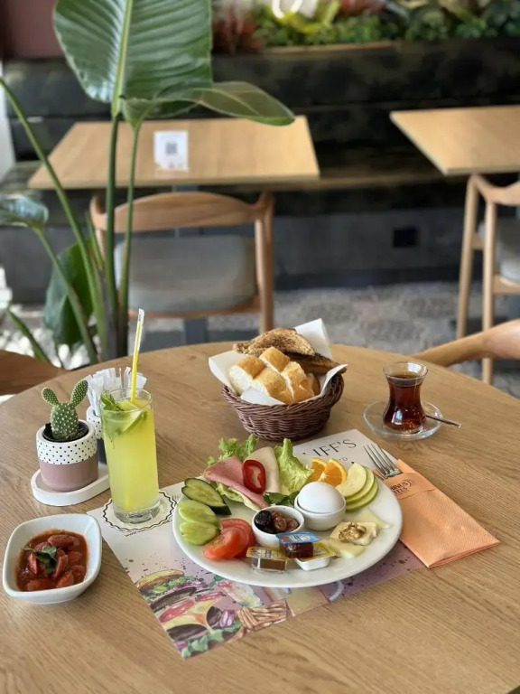 Echinus Lara Hotel