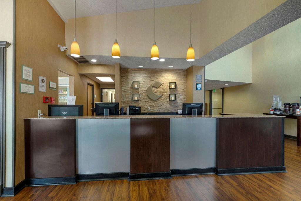 Comfort Suites DFW Airport