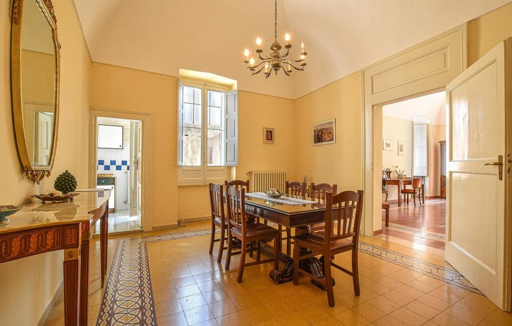 Stunning Apartment in Gravina in Puglia -ba- With 2 Bedrooms and Wifi