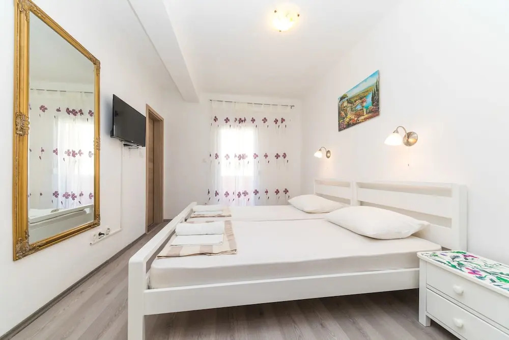 Apartments Damjan