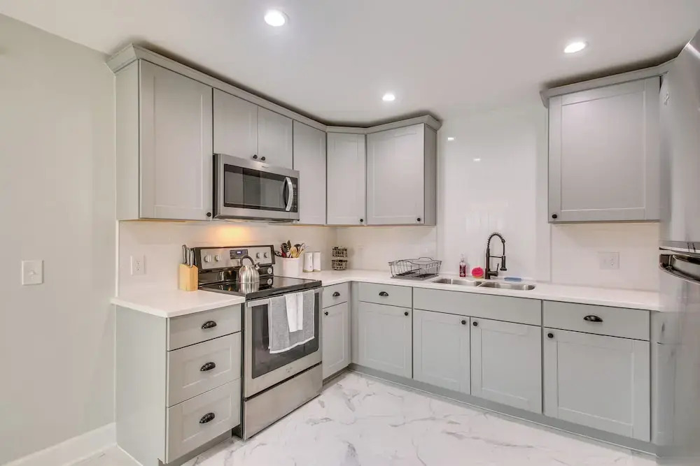 Convenient OKC Apartment: 4 Mi to Dtwn!