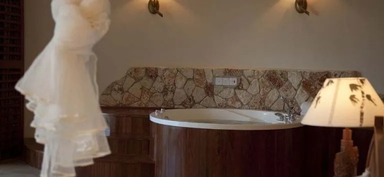 Ledger Plaza Bahari Beach Hotel