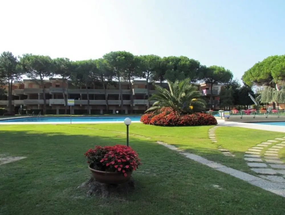 Studio With Direct Access to the Pool